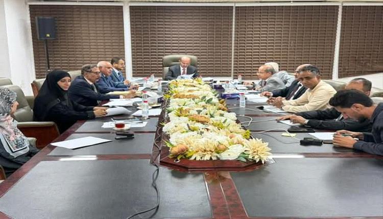 مجلس القيادة الرئاسي يمدد لمجلس إدارة البنك المركزي فترة قانونية ثانية