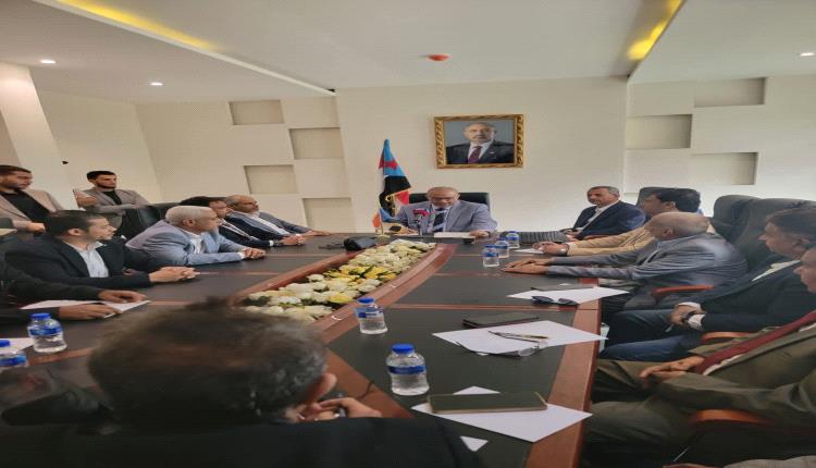 وزارة التخطيط والتعاون الدولي ووزارة الاتصالات .. وقوف كامل ومطلق تأييد لاعلان دولة الجنوب العربي 