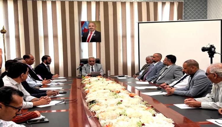 وزارة العدل تعلن تأييد خطوات الرئيس الزبيدي وتؤكد استمرار العمل المؤسسي لخدمة المواطنين