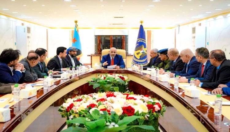 عاجل / الرئيس الزُبيدي يترأس اجتماعًا بالقيادة التنفيذية العُليا (تفاصيل)