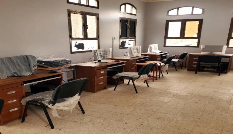 قسم الحاسوب بمدرسة البنات بجول الريدة ميفعة شبوة يحتفل بتخرج "32"  خريجة بدفعتها الأولى