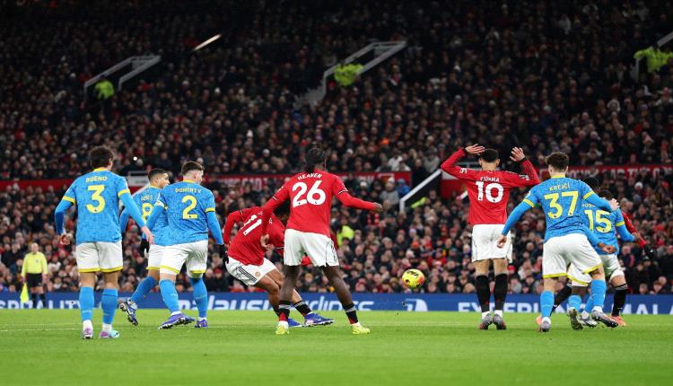 مانشستر يونايتد يخيب آمال جمهوره بالتعادل مع "الذئاب"