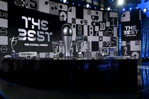 طبيب مغمور يحصد جائزة الفيفا للعب النظيف