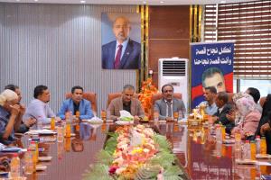 محافظ العاصمة عدن يفتتح حزمة مشاريع تنموية وخدمية بمديرية خورمكسر للعام 2025م
