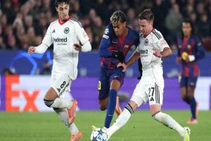 يويفا يُدين فرانكفورت.. عقوبات مرتقبة بسبب موقعة برشلونة