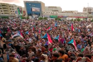 صوت الإرادة الشعبية من ساحة الاعتصام المفتوح ينادي الرئيس الزبيدي : أعلنها دولة