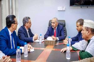 الرئيس الزُبيدي يؤكد على تعزيز دور وزارة الإدارة المحلية في تطوير أداء السلطات المحلية