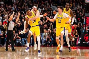 ثلاثية هاتشيمورا تقتل رابتورز وليبرون ينهي سلسته التاريخية