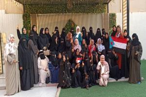 في عدن..تجمع نسوي جنوبي يؤكد وحدة الصف تحت شعار “ساعة صفا” 

