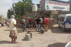 لحج.. تفاوت سعر مادة الغاز بعد إغلاق معظم المحطات