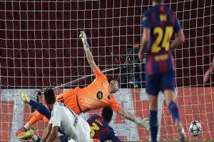 رأس كوندي تمنح برشلونة ريمونتادا ضد آينتراخت فرانكفورت