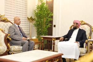 ​القائد المحرّمي يوجه بتطوير قطاع الاتصالات وتحسين جودة الخدمات للمواطنين