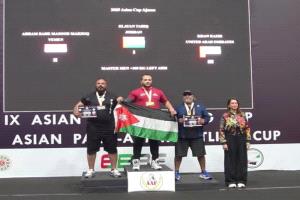 فضيتين للبطل ادهم بدر في البطولة الآسيوية لمصارعة الذراعين بالامارات 