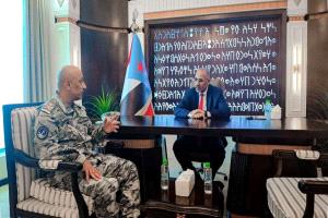 الرئيس الزُبيدي يطّلع على سير عمل خفر السواحل وسبل الاستفادة من دعم الرياض للأمن البحري