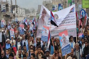 الضالع .. هتافات ثورية مدوّية تطالب الرئيس الزُبيدي بسرعة إعلان دولة الجنوب العربي