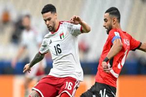 مصر تفرض تعادلًا متأخرًا على الإمارات