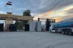 مصر تدفع بأضخم قوافلها لغزة.. 5900 طن إغاثة تدخل القطاع
