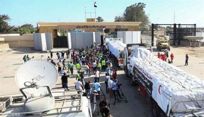 غزة .. 7926 شاحنة مساعدات دخلت القطاع منذ بدء الهدنة