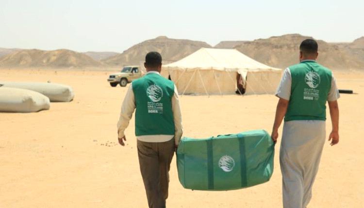 توزيع مساعدات إيوائية طارئة في حضرموت