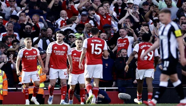 رايس يهدي آرسنال بطاقة "الأبطال"