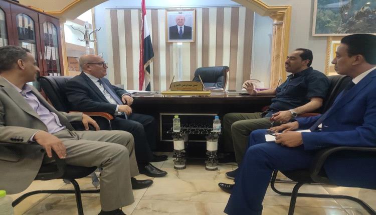 وزيرا الشباب والرياضة والإدارة المحلية يناقشان أوجه الدعم والمساندة لمشاريع الوحدات الإدارية