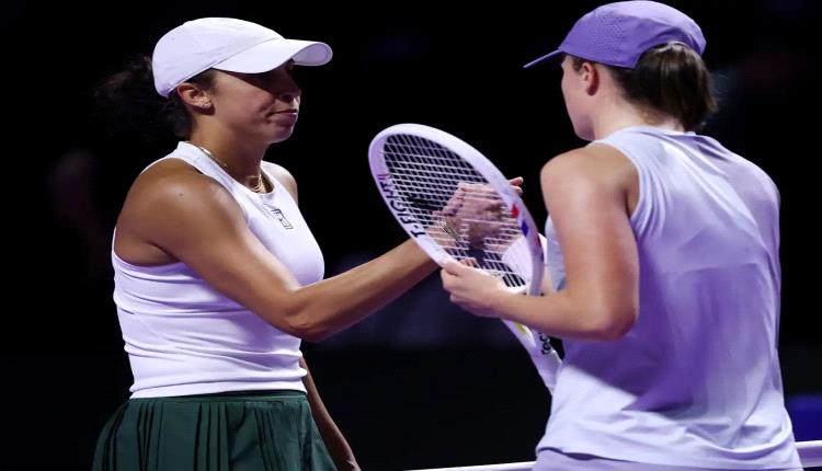 شفيونتيك تقص شريط البطولة الختامية بالرياض بانتصار كاسح