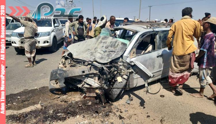 قادمين من صنعاء الى عدن.. حادث مروع يصيب 8 أشخاص بينهم نساء وكبار سن في الفيوش بلحج