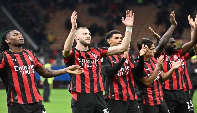 ميلان يهزم روما ويحرمه صدارة الدوري الإيطالي