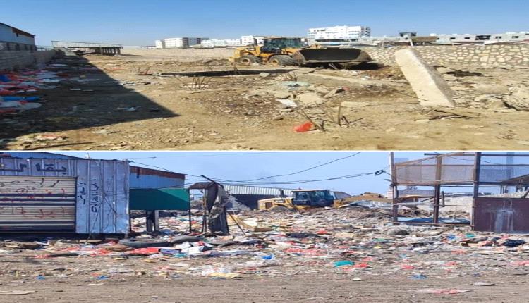 عدن.. استمرار إزالة العشوائيات من شوارع الممدارة 