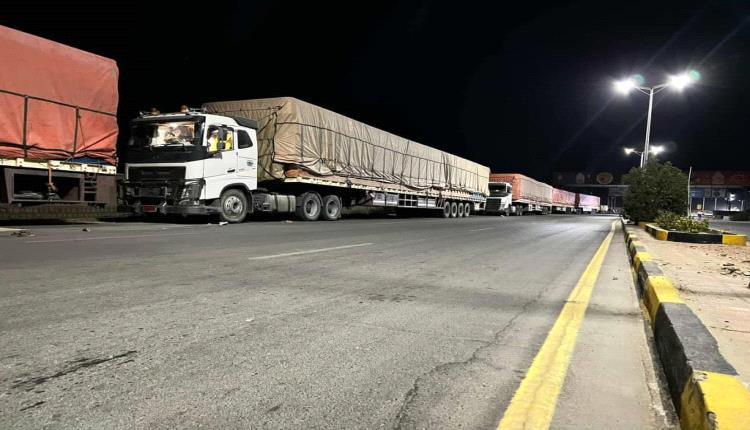 وباء الجبايات يتمدد ..سائقو شاحنات توقفوا في منطقة المطار بمدينة سيئون رفضا لمطالب النقطة