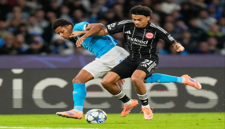 نابولي اكتفى بالتعادل أمام فرانكفورت في دوري أبطال أوروبا