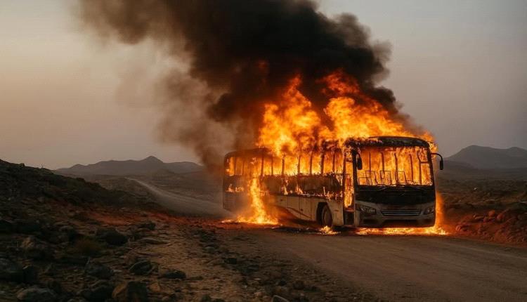 شاهد بالفيديوهات.. احتراق باص صقر الحجاز في العرقوب 
