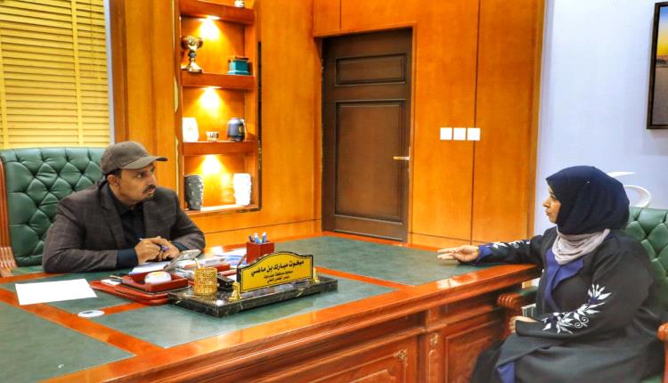 محافظ حضرموت  يشيد بتدخلات منظمة الصحة العالمية في دعم القطاع الصحي 
