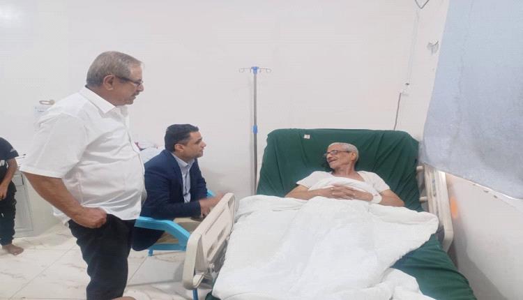 اهتمام رسمي: نائب وزير الإعلام يزور رئيس هيئة الآثار بعد عملية جراحية ناجحة