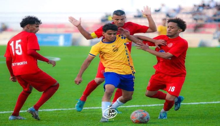 بهدفي الوقت القاتل .. الشعلة يكسب الرهان ويحسم وصافة دوري عدن الممتاز 