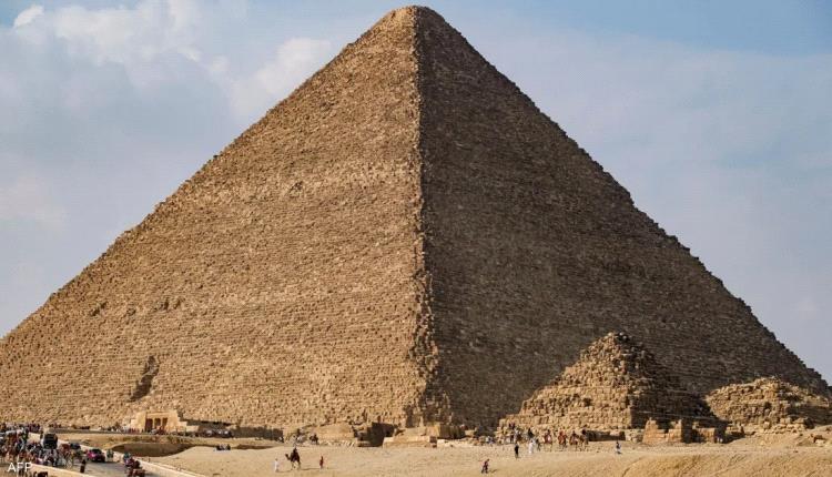 مصر تستعد للإعلان عن "كشف أثري كبير" داخل هرم خوفو
