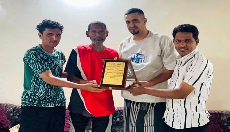 ملتقى بصمة يكرم نجم المنتخبات ونادي الشعلة الكابتن باسل جماعي
