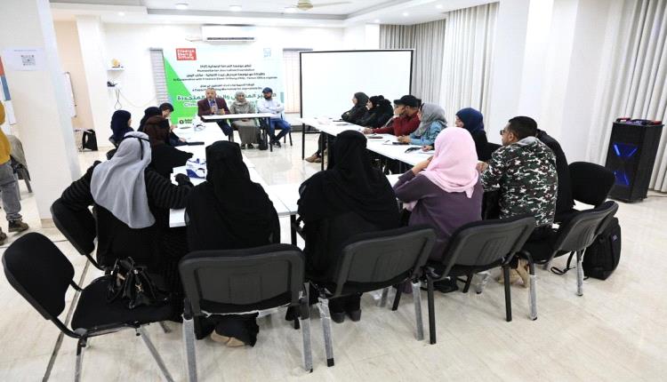 ورشة تدريبية للصحفيين حول التغير المناخي والطاقة المتجددة في عدن