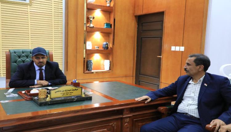 ​المحافظ بن ماضي والقائم بأعمال رئيس انتقالي حضرموت يؤكدان على وحدة الصف والتعاون  لدعم احتياجات المحافظة
