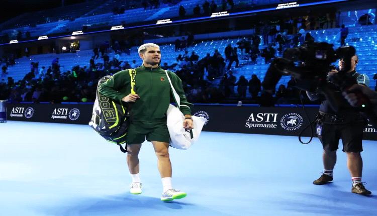 ألكاراز يقترب خطوة جديدة نحو حسم لقب البطولة الختامية للتنس في الرياض