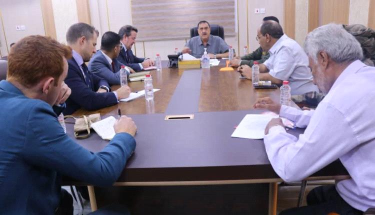 وفد بريطاني رفيع المستوى يشيد بجهود الأجهزة الأمنية والبيئة الآمنة التي تشهدها العاصمة عدن