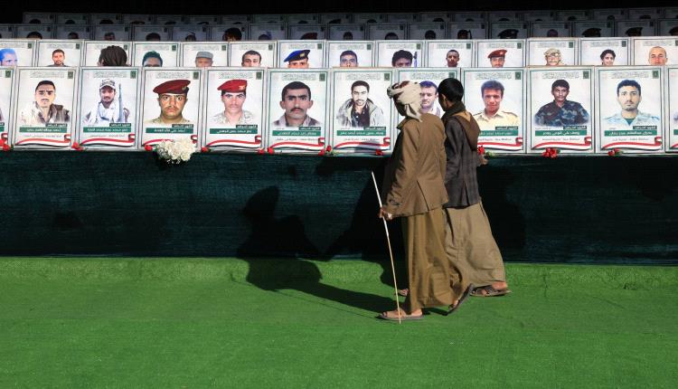 الحوثيون يختصّون أتباعهم بالأموال... والفقراء خارج الحسابات
