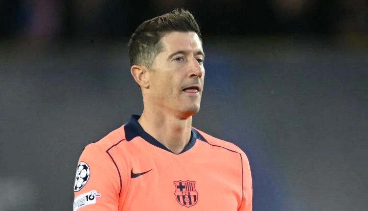 ليفاندوفسكي يفتح باب الرحيل.. وبرشلونة يترقب