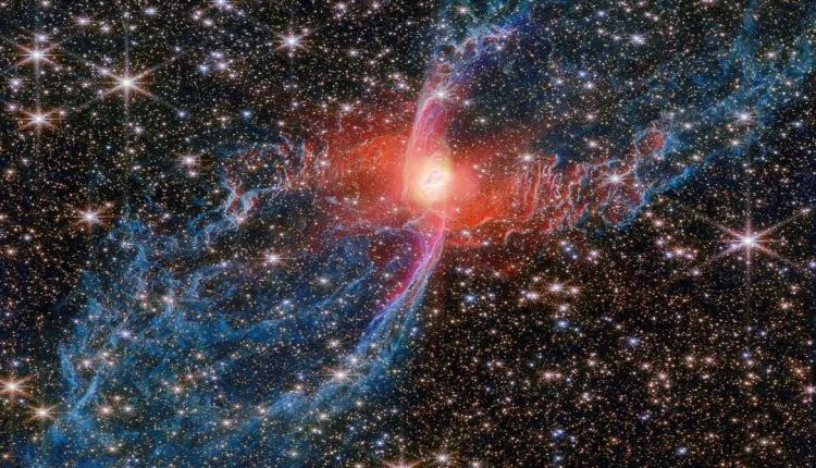 الانهيار الكوني جمال السدم الكوكبية في لحظات التحلل