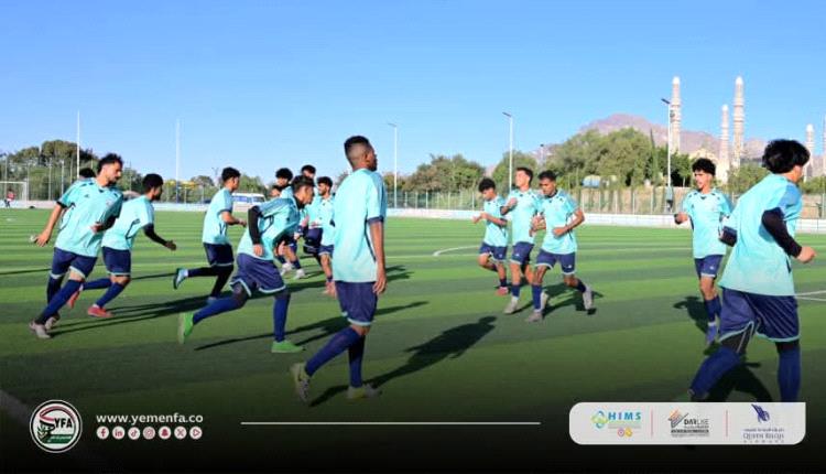 منتخب تحت 23 عام يجري مرانه الأخير بصنعاء ويغادر الاثنين إلى القاهرة
