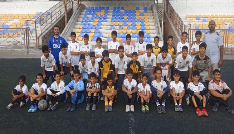 نادي الاتحاد الرياضي الثقافي بعدن ينفذ حصة تدريبية ترفيهية لبراعمه على ملعب شمسان