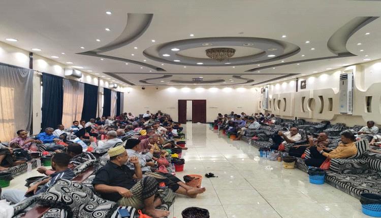 آل الرقيبي بعدن يستقبلون التعازي في وفاة أخيهم عبدالعزيز الرقيبي (رحمه الله تعالى)
