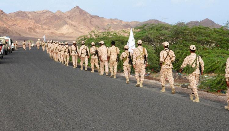 قطعوا.عشرات الكيلو .. قوات العمالقة الجنوبية تنفذ مسيرًا عسكريًا