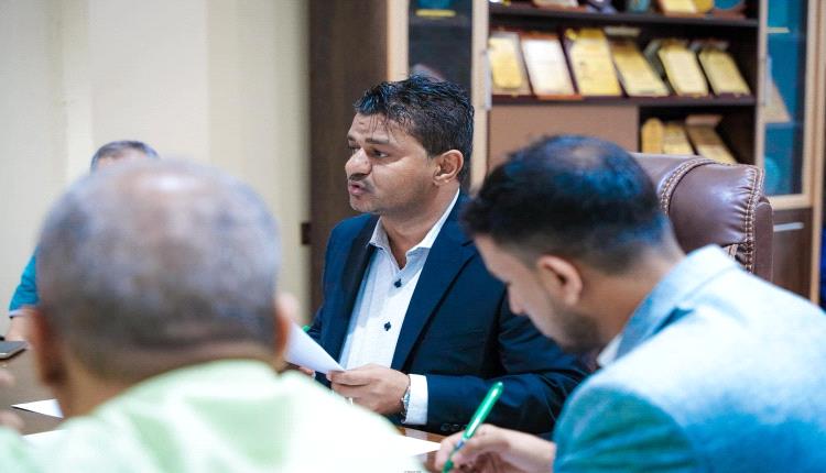 مدير عام الشيخ عثمان يناقش أوضاع المستشفى التعليمي وتمكين المرأة والتعليم الفني