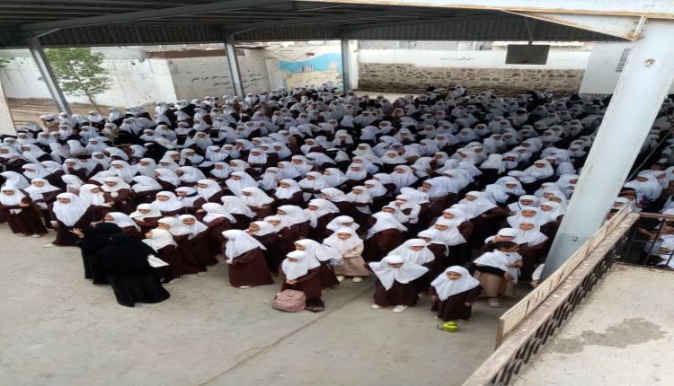 إطلالة صباحية مبهرة في مدرسة آزال تواكب زيارة فريق التوجيه
